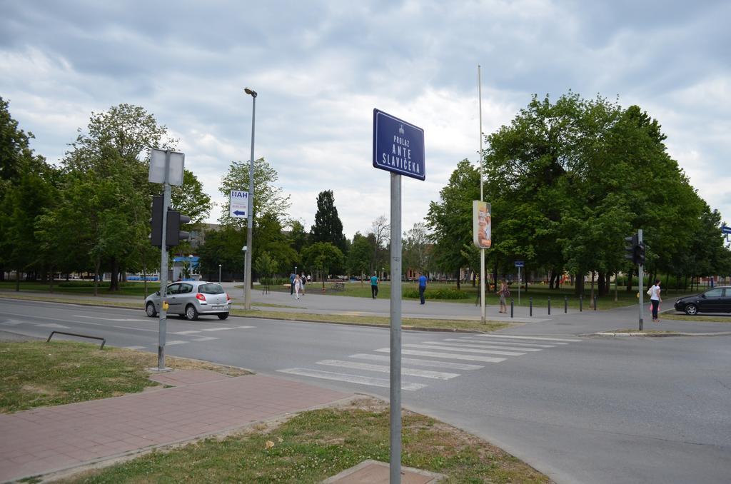 Apartment Viktor,Parking Osijek Zimmer foto